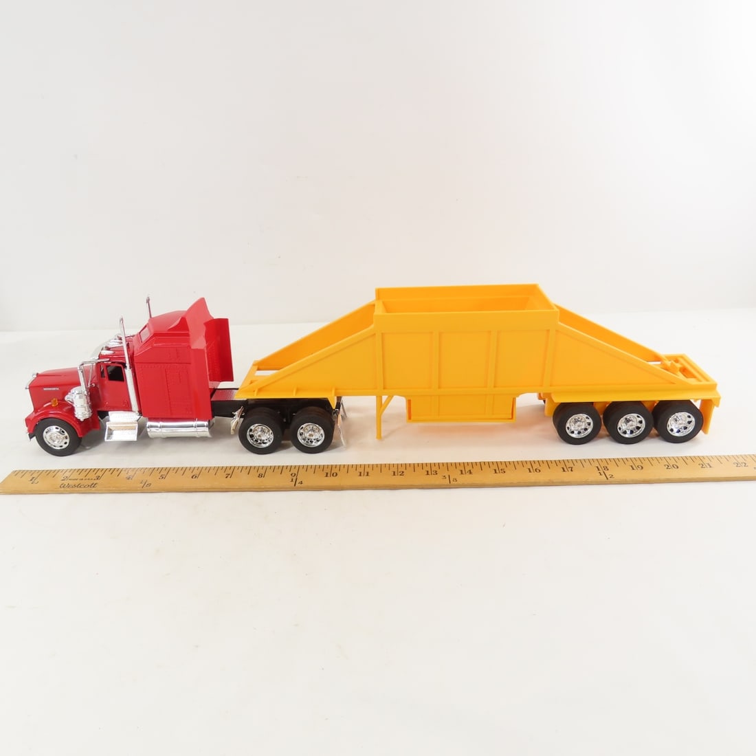 New Ray Peterbilt & Kenworth Tractors & Trailers - 2