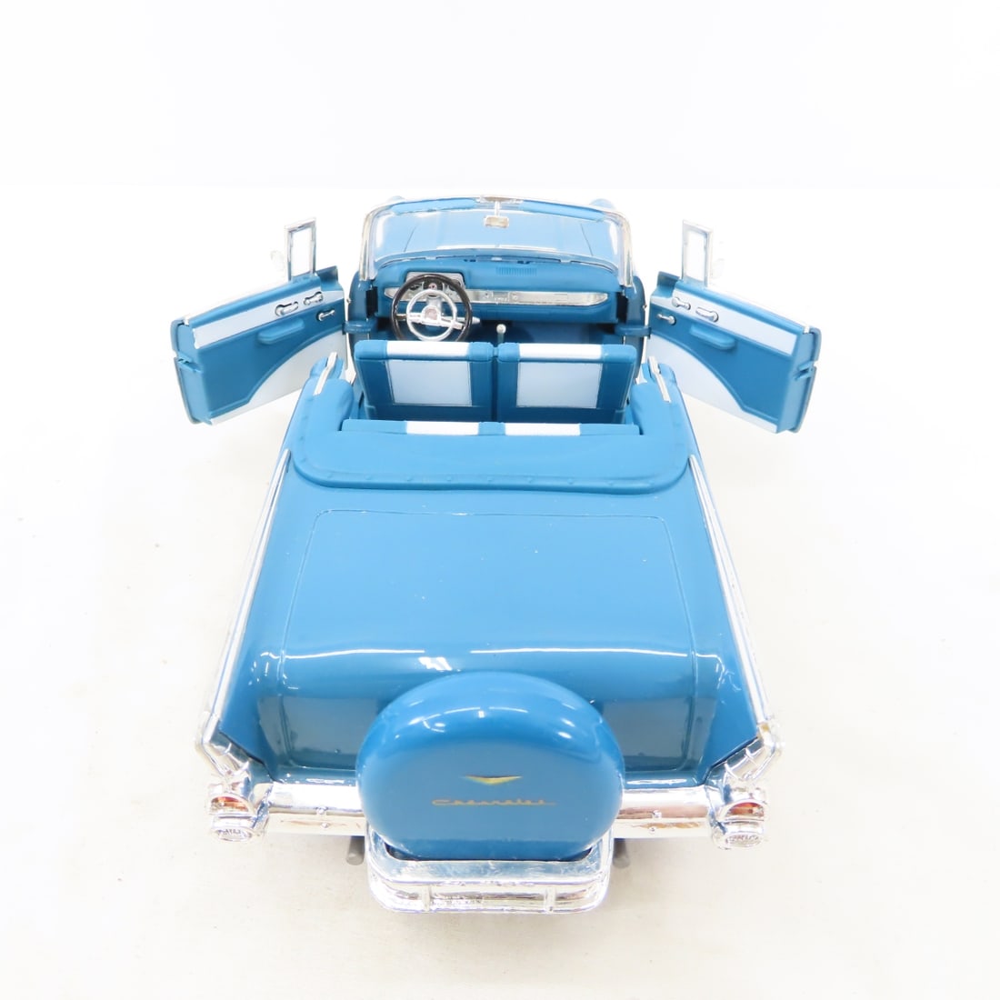 5 Road Tough 1/18 Diecast Cars: Cobra, Nomad - 11
