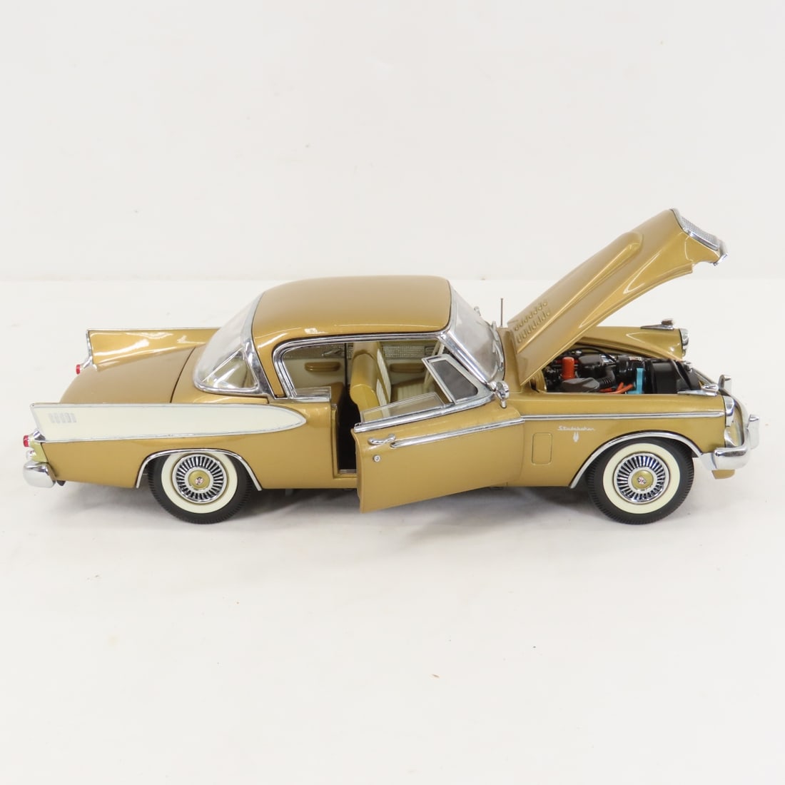 3 Studebaker Golden Hawk 1/18 Diecast Cars - 4