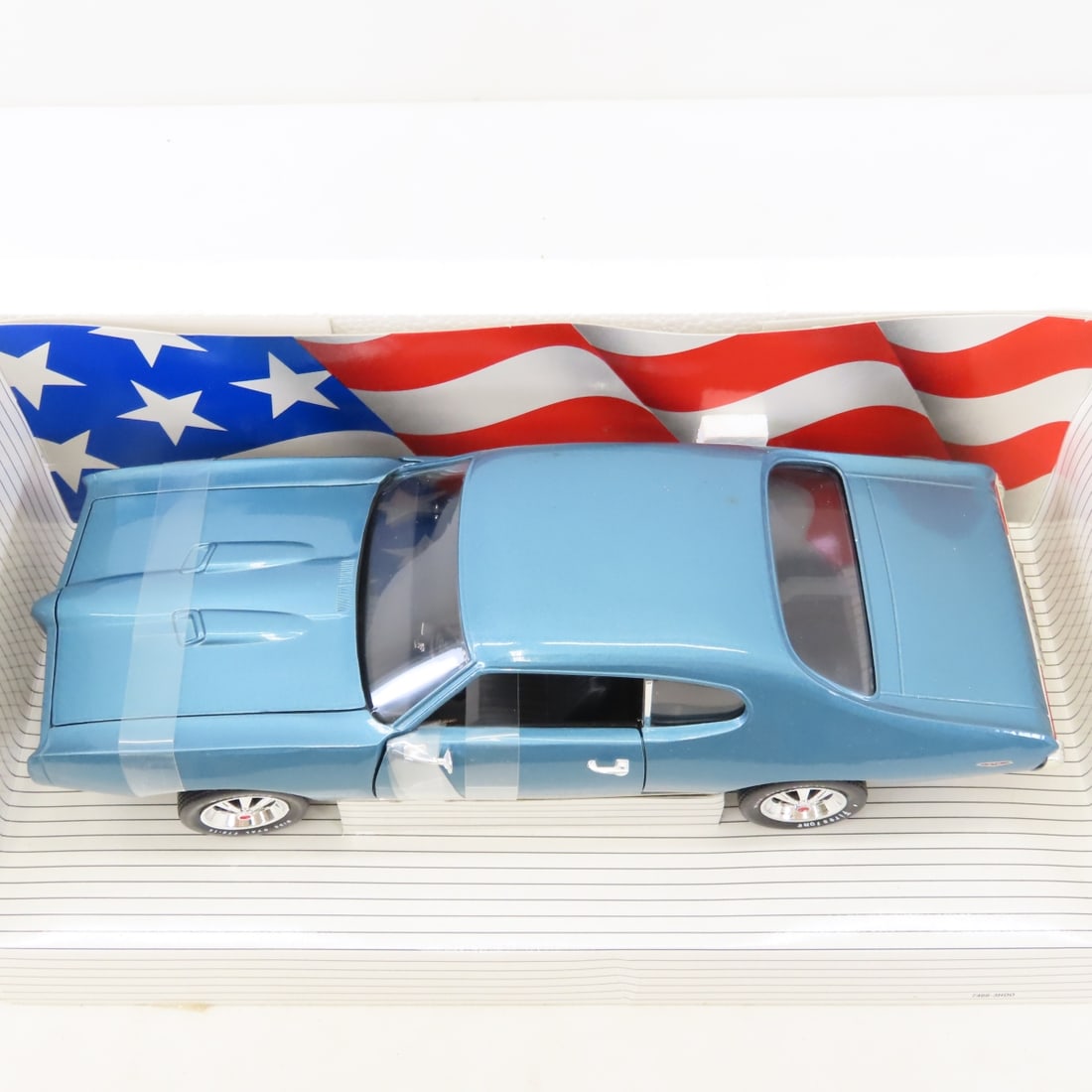 American Muscle 1969 GTO 1/18 Diecast in Box - 6