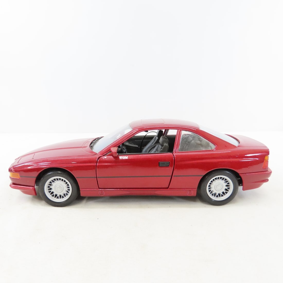 6 Maisto 1/18 Diecast Cars: BMW, Camaro, Corvette - 10