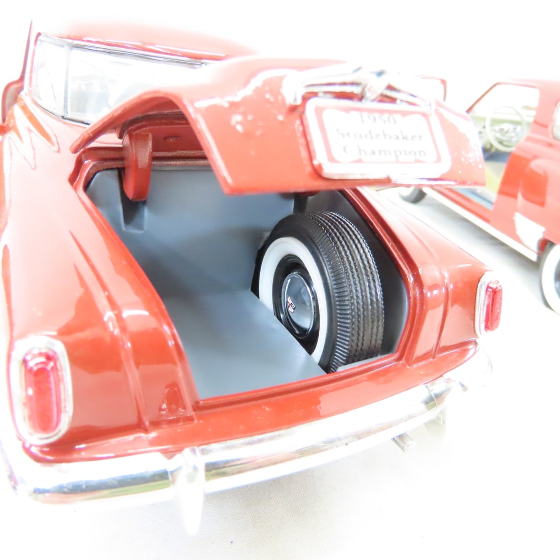 4 Road Signature 1/18 Diecast 1950 Studebakers - 10