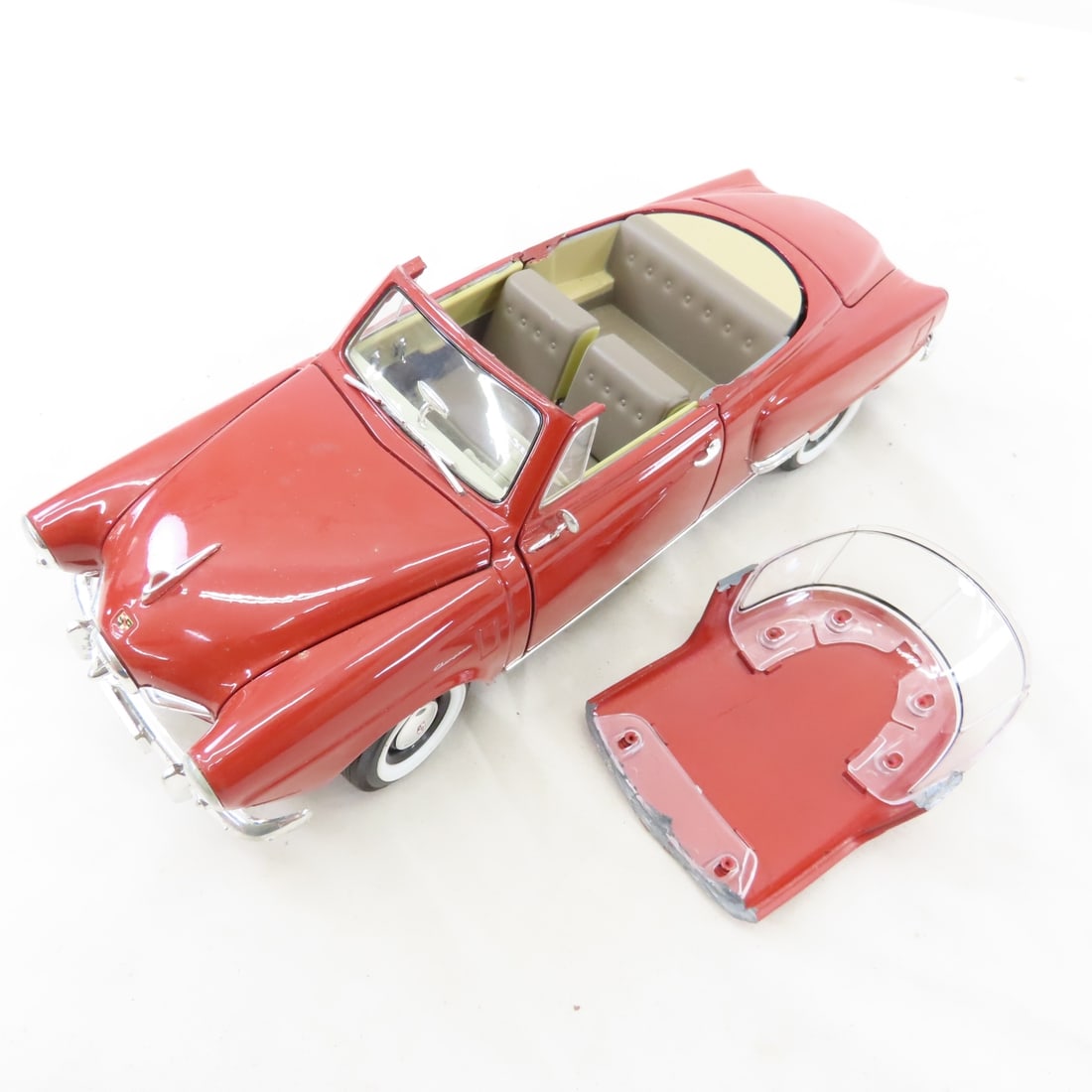 4 Road Signature 1/18 Diecast 1950 Studebakers - 14