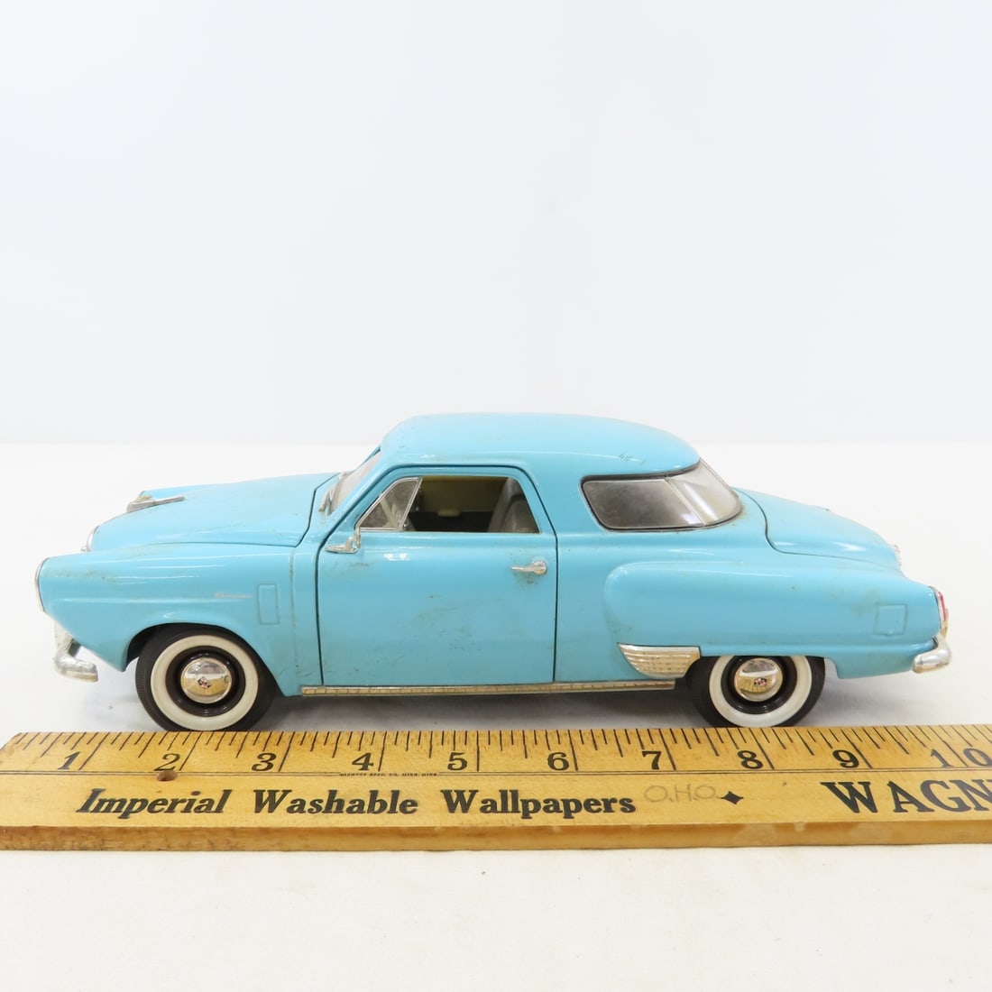 4 Road Signature 1/18 Diecast 1950 Studebakers - 2