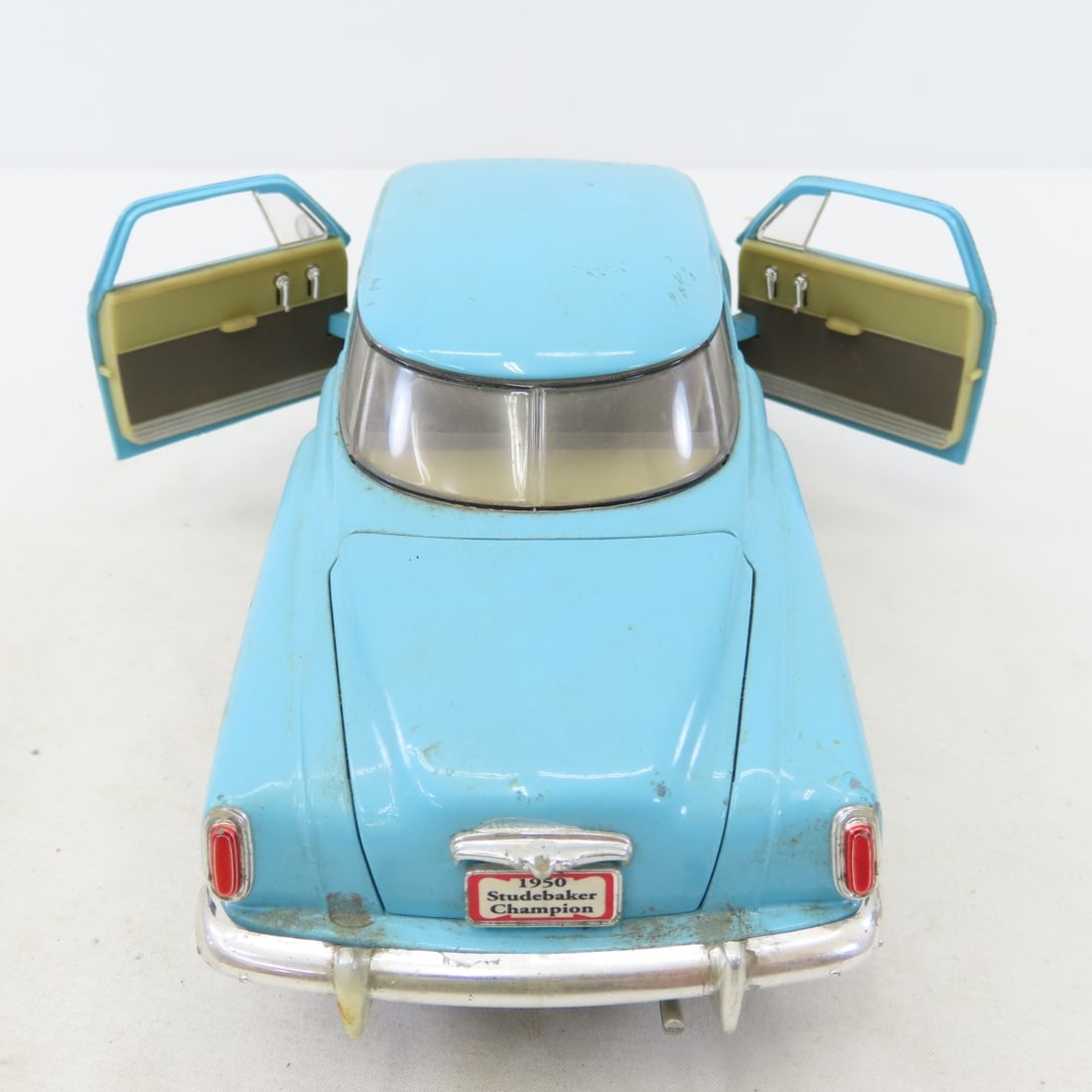 4 Road Signature 1/18 Diecast 1950 Studebakers - 3