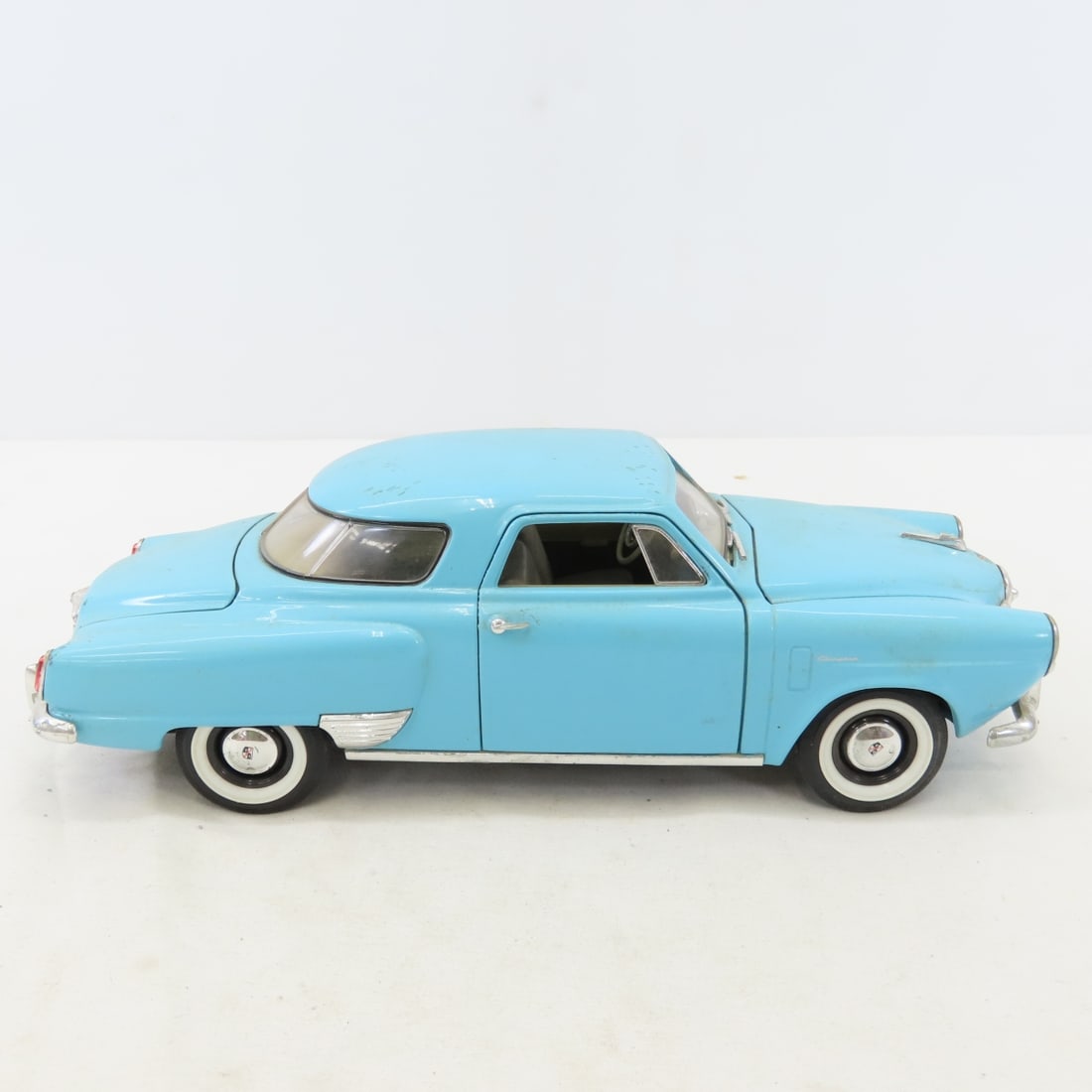4 Road Signature 1/18 Diecast 1950 Studebakers - 4
