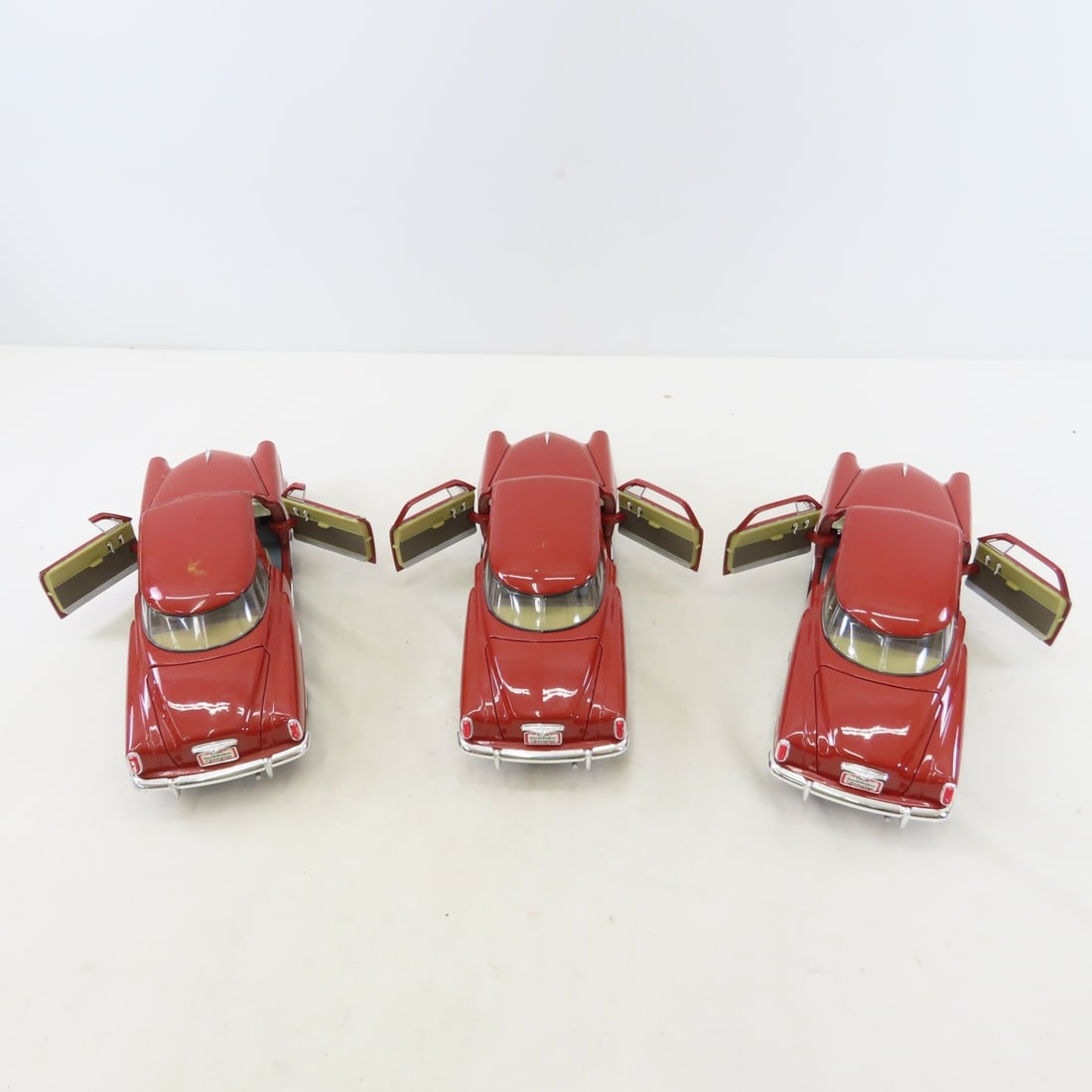 4 Road Signature 1/18 Diecast 1950 Studebakers - 9