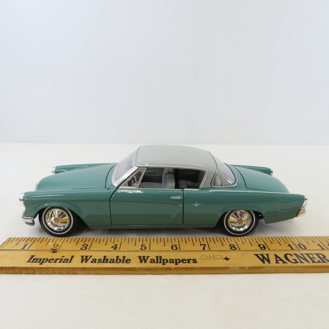 5 Maisto 1/18 Diecast Cars: Nomad, GTO, Mercedes - 2