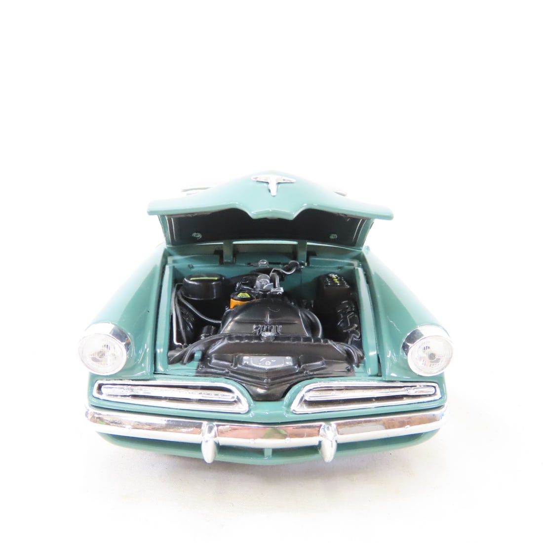5 Maisto 1/18 Diecast Cars: Nomad, GTO, Mercedes - 5