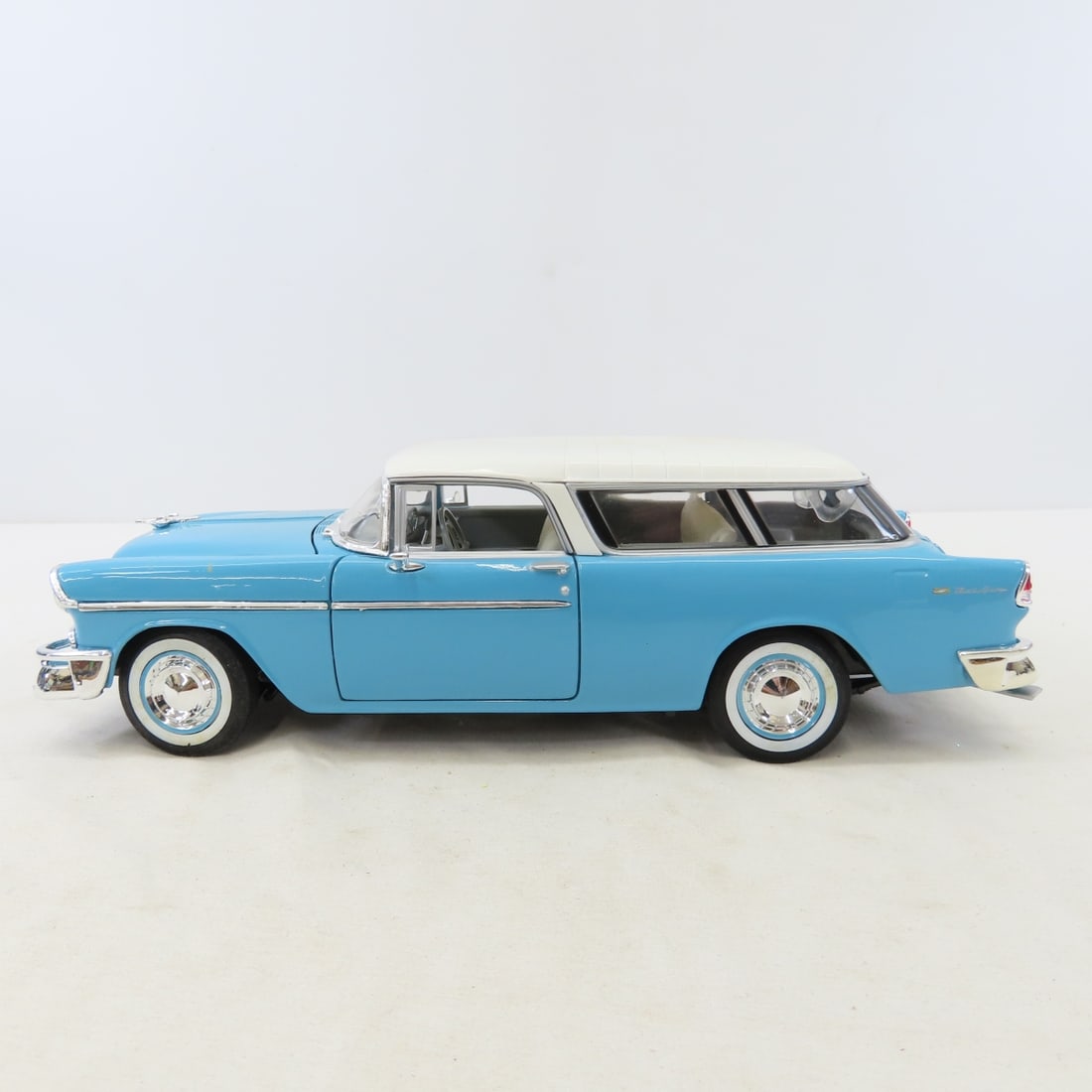 5 Maisto 1/18 Diecast Cars: Nomad, GTO, Mercedes - 6