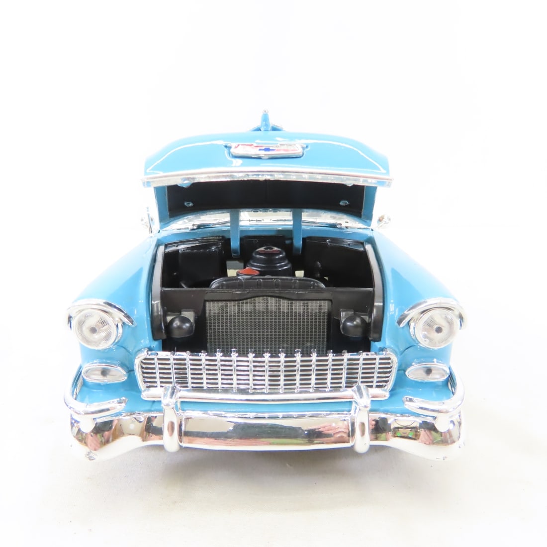 5 Maisto 1/18 Diecast Cars: Nomad, GTO, Mercedes - 9