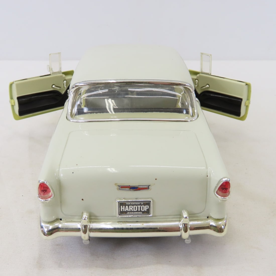 5 ERTL 1/18 Diecast Cars: Corvette, Sunliner - 11