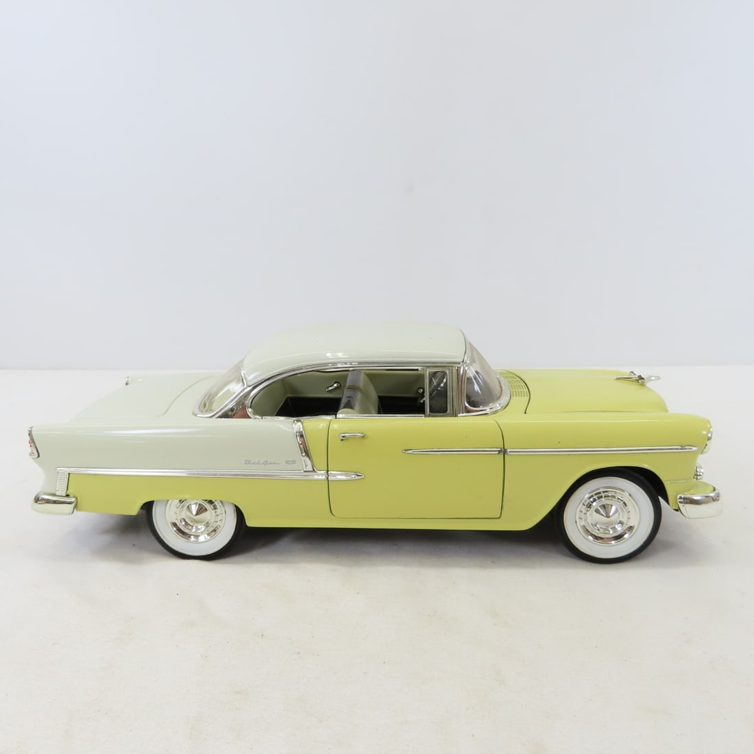 5 ERTL 1/18 Diecast Cars: Corvette, Sunliner - 12