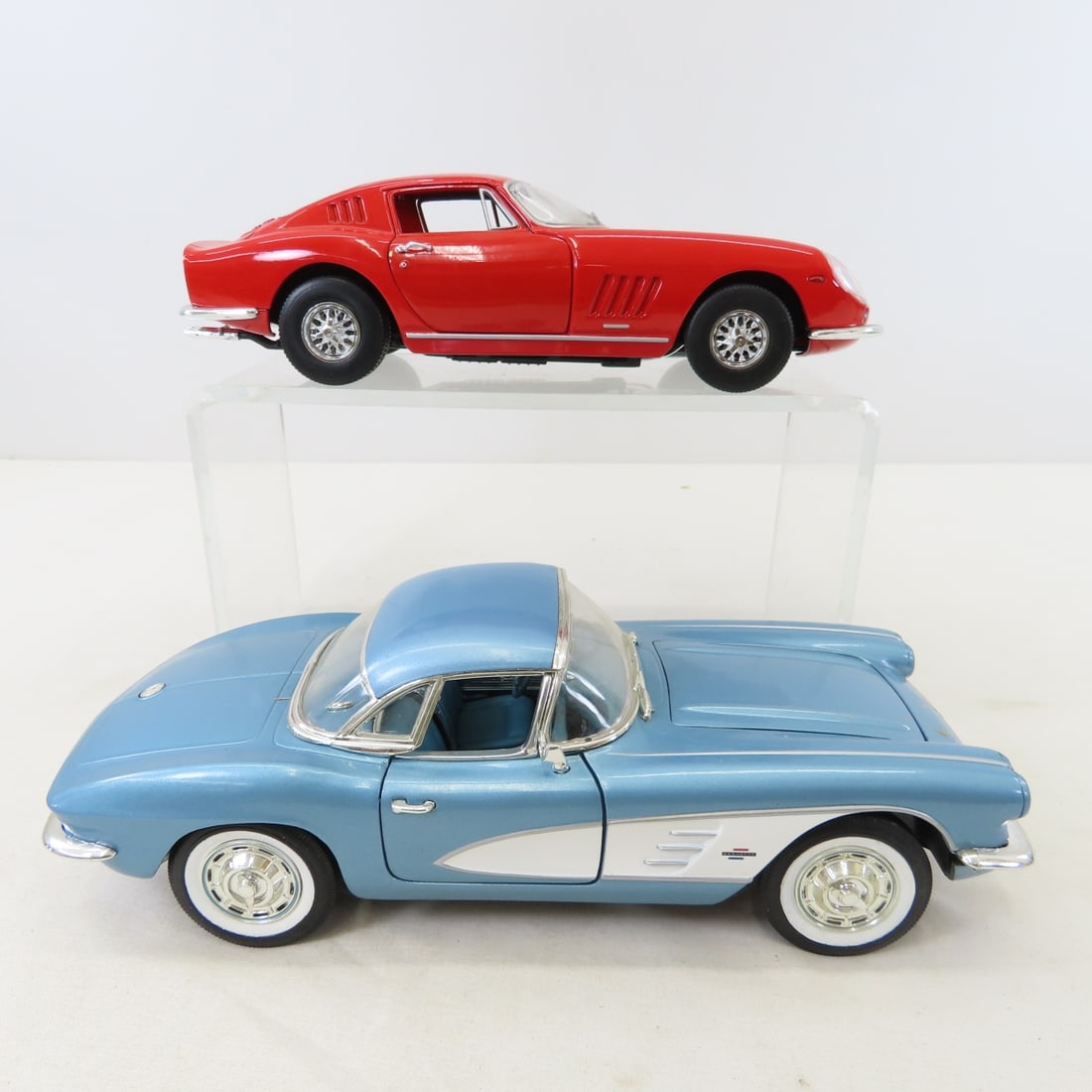 5 ERTL 1/18 Diecast Cars: Corvette, Sunliner - 16