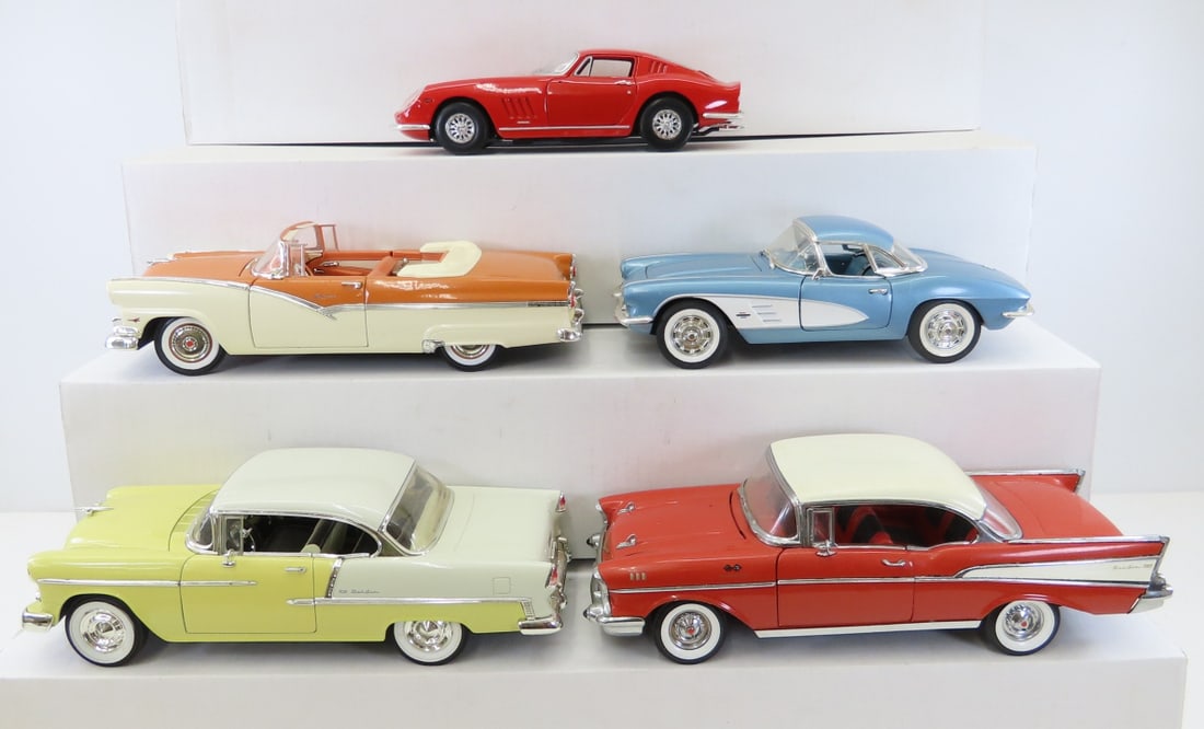 5 ERTL 1/18 Diecast Cars: Corvette, Sunliner: 5 ERTL 1/18 Diecast Cars: Corvette, Sunliner - 1955 Chevrolet Bel Air, 1957 Chevrolet Bel Air, 1956 Ford Sunliner, 1961 Corvette, 1966 Ferrari GTB-4. LOT SIZE: 12x11x8" 10 LBS All information and phot