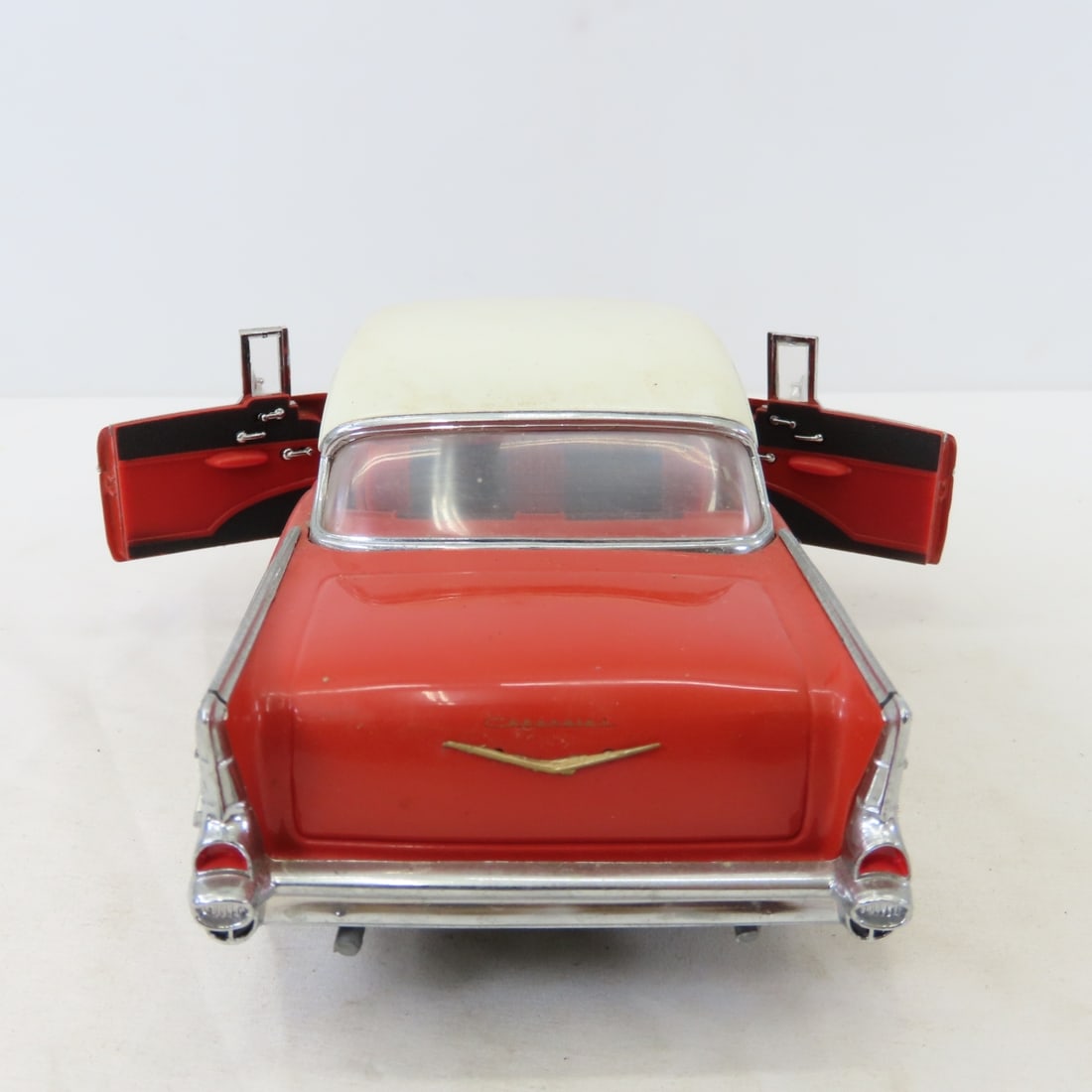 5 ERTL 1/18 Diecast Cars: Corvette, Sunliner - 3