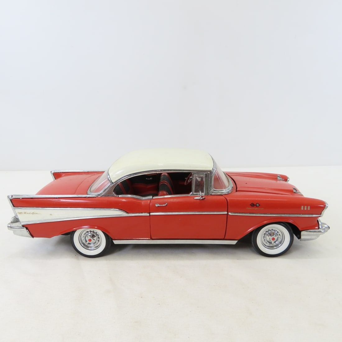 5 ERTL 1/18 Diecast Cars: Corvette, Sunliner - 4