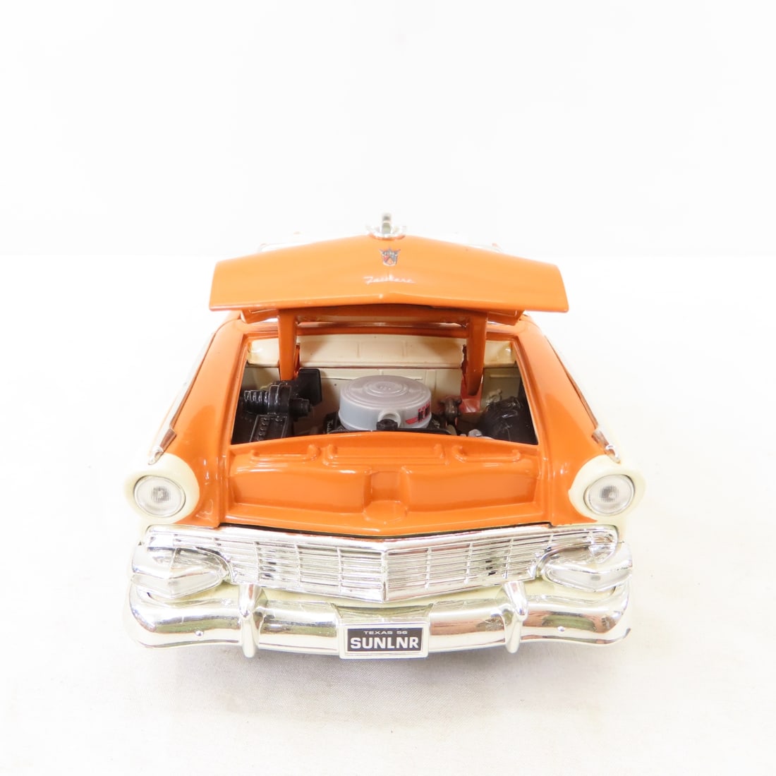 5 ERTL 1/18 Diecast Cars: Corvette, Sunliner - 9