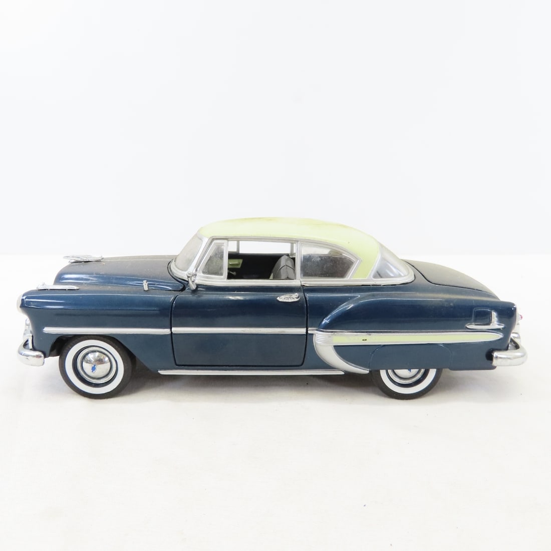 5 Sun Star Diecast Cars: Galaxie, Cougar, Bel Air - 11