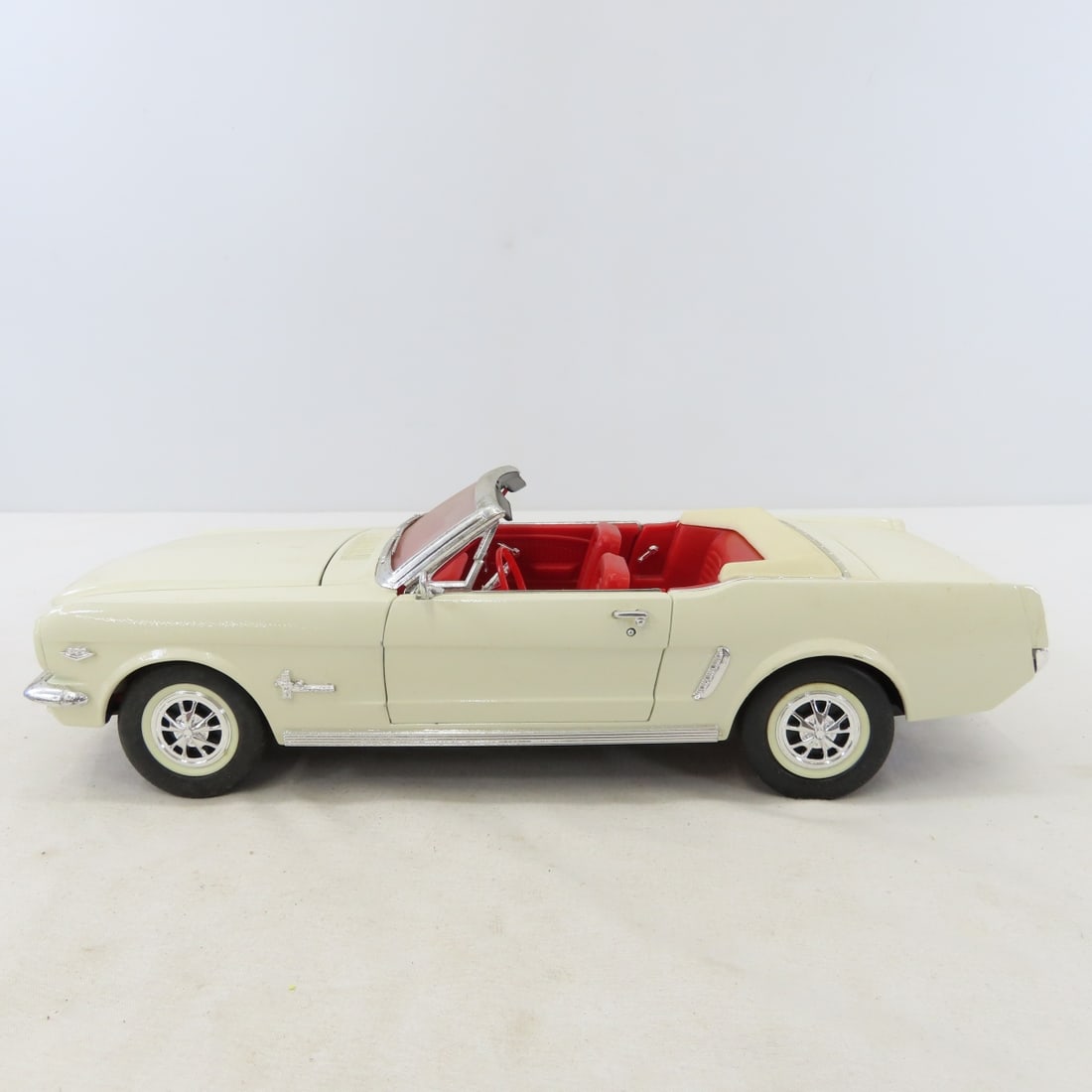 4 Mira Diecast 1965 Ford Mustang Convertible Cars - 16