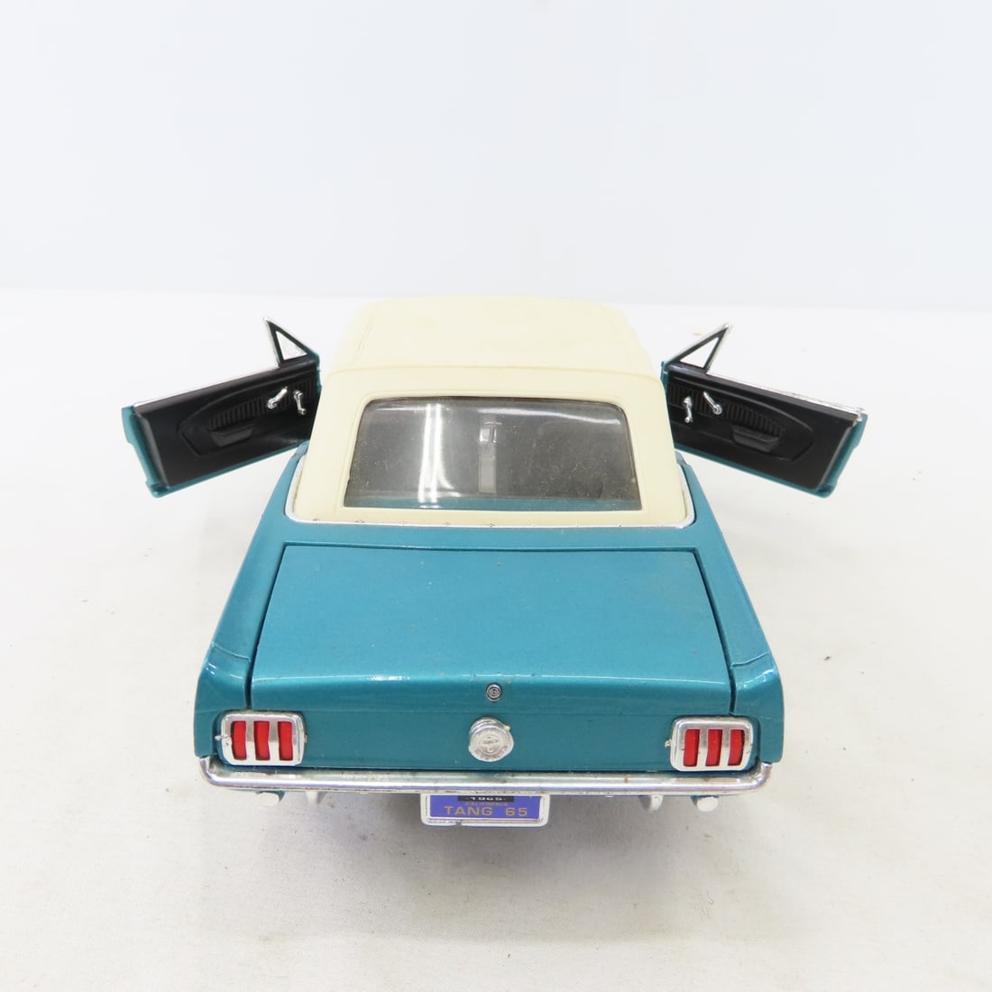 4 Mira Diecast 1965 Ford Mustang Convertible Cars - 7