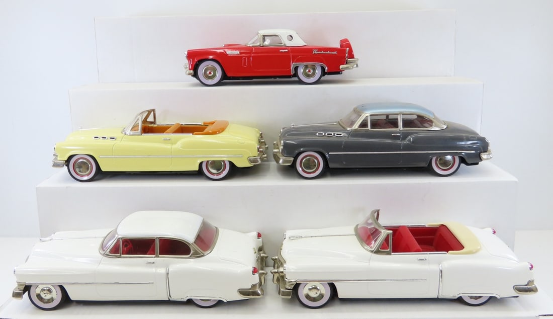5 Vintage Japan Fifties 1/18 Diecast Friction Cars: 5 Vintage Japan Fifties 1/18 Diecast Friction Cars - 1950 Buick Sedan, Buick Convertible, Ford Thunderbird, (2) Cadillac El Dorado. LOT SIZE: 12x11x7" 8 LBS All information and photos, which are part 
