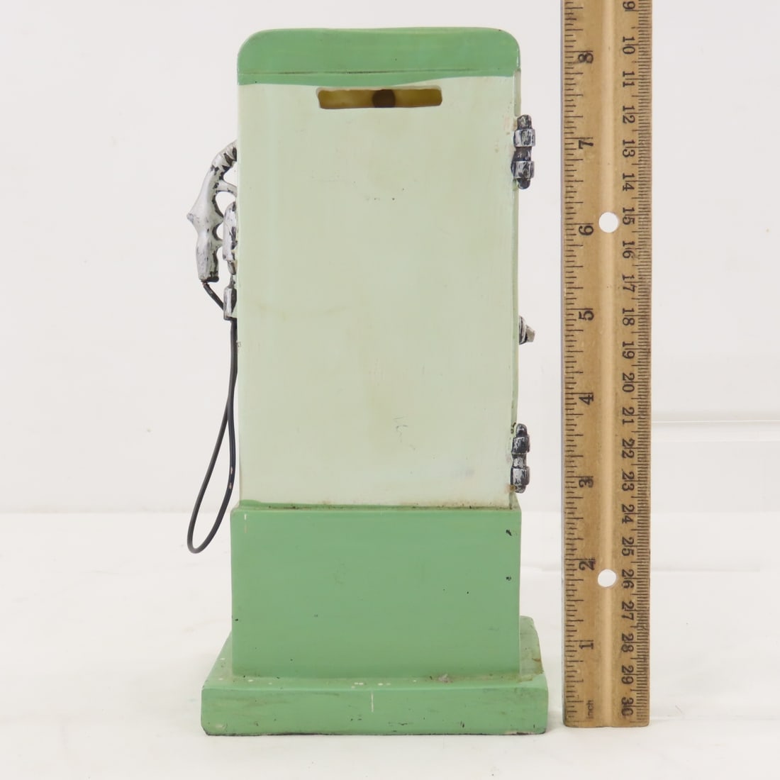 Atlantic White Flash Visible Gasoline Pump & Bank - 12