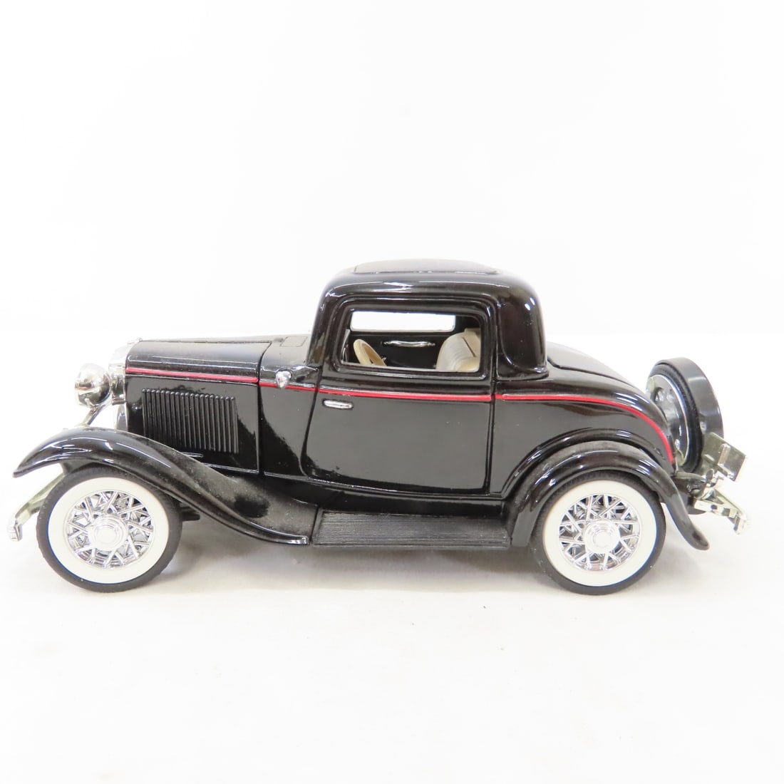 5 Welly Diecast Cars & Trucks: Chevelle, Crown, F1 - 14