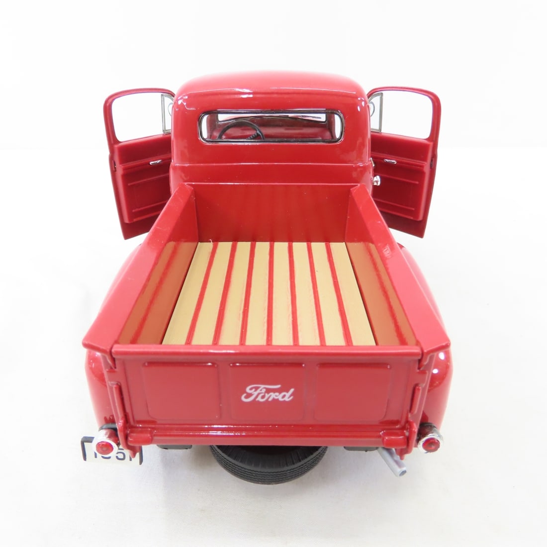 5 Welly Diecast Cars & Trucks: Chevelle, Crown, F1 - 3
