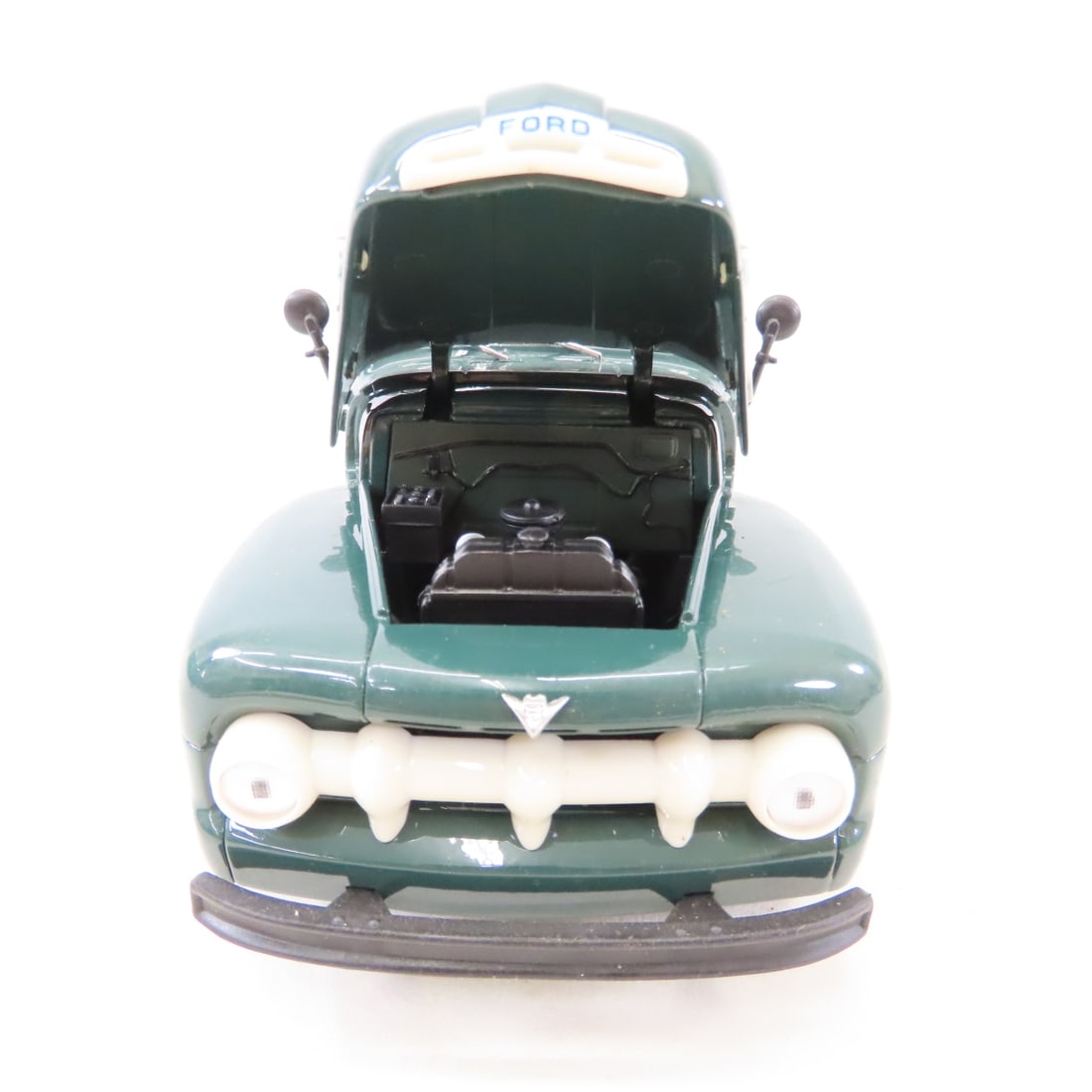 5 Welly Diecast Cars & Trucks: Chevelle, Crown, F1 - 9