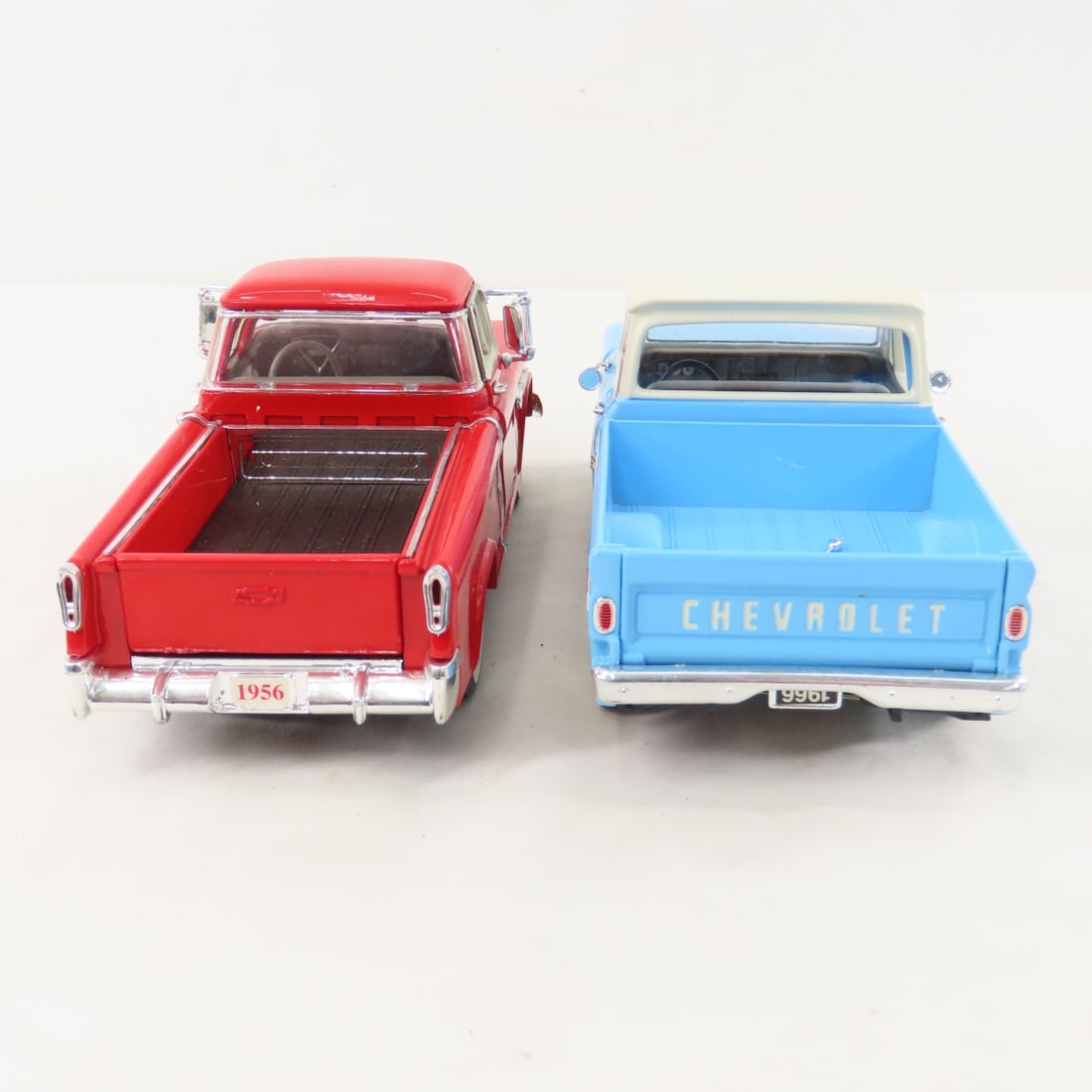 6 Redbox, Saico & Unique Replica 1/18 Diecast Cars - 12