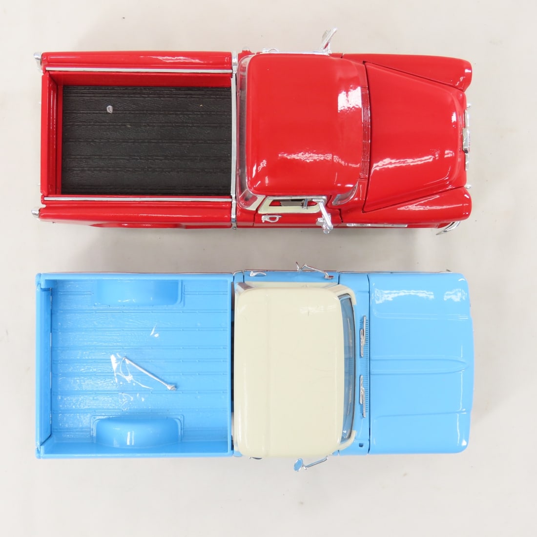 6 Redbox, Saico & Unique Replica 1/18 Diecast Cars - 15