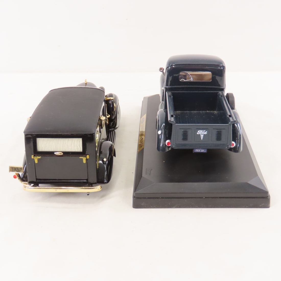 6 Redbox, Saico & Unique Replica 1/18 Diecast Cars - 3