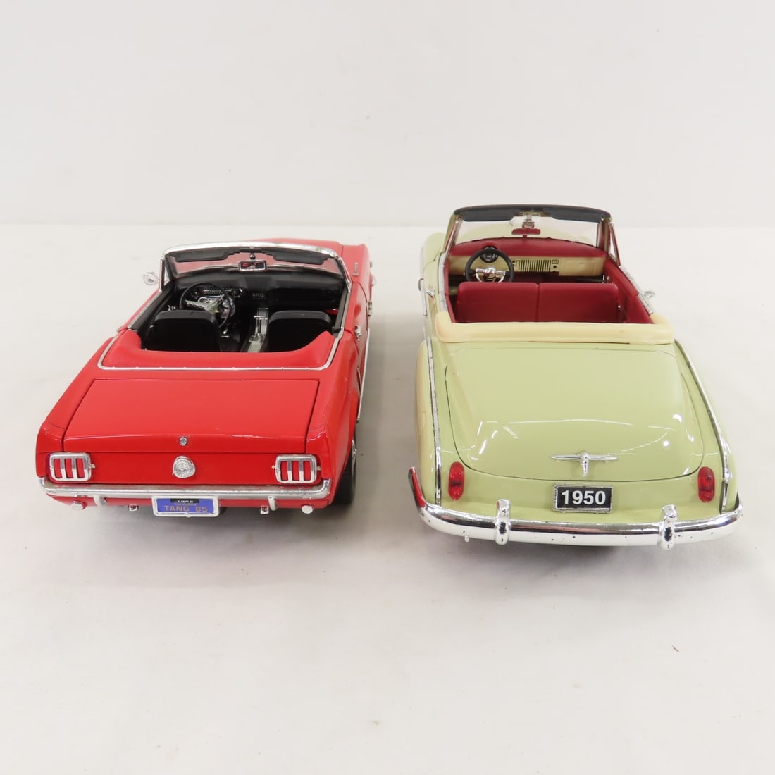 6 Mira Chevrolet & Ford 1/18 Diecast Cars - 10