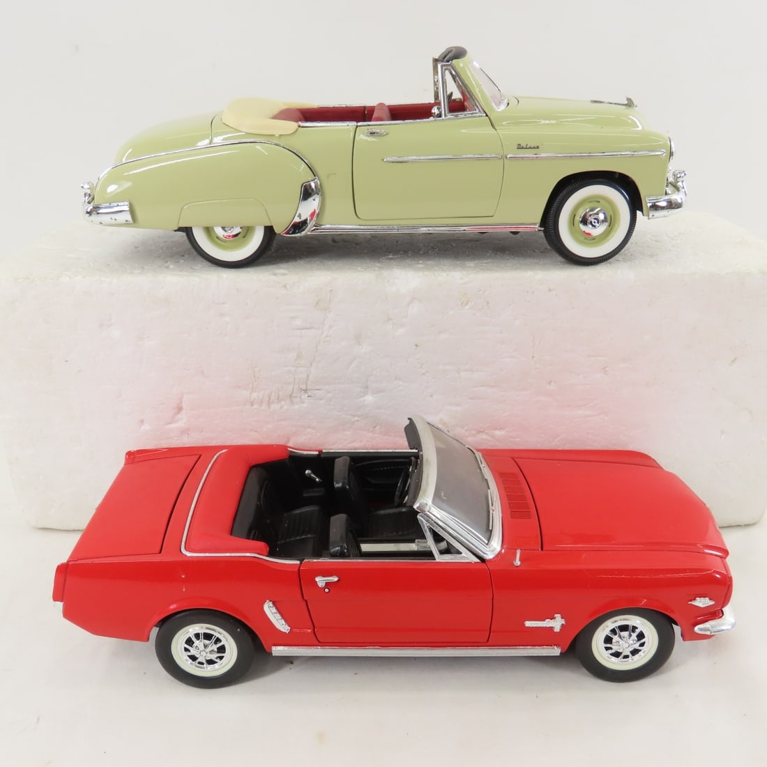 6 Mira Chevrolet & Ford 1/18 Diecast Cars - 11
