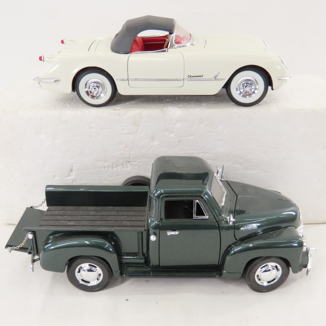 6 Mira Chevrolet & Ford 1/18 Diecast Cars - 18