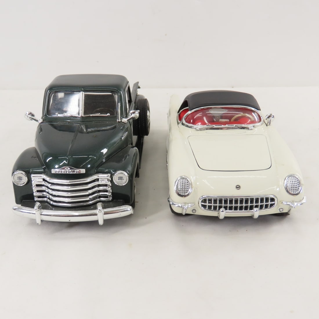 6 Mira Chevrolet & Ford 1/18 Diecast Cars - 19