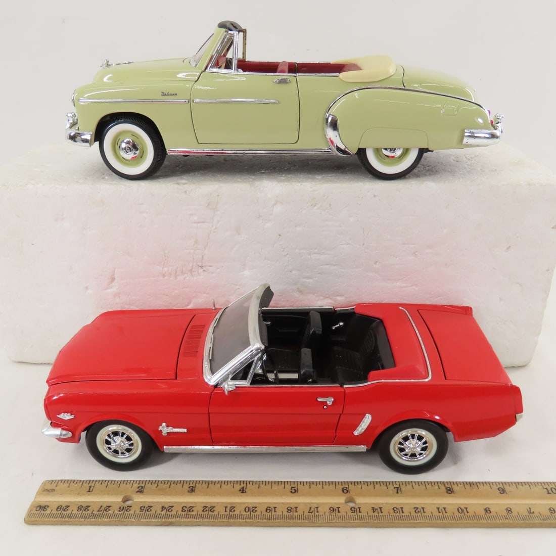 6 Mira Chevrolet & Ford 1/18 Diecast Cars - 9