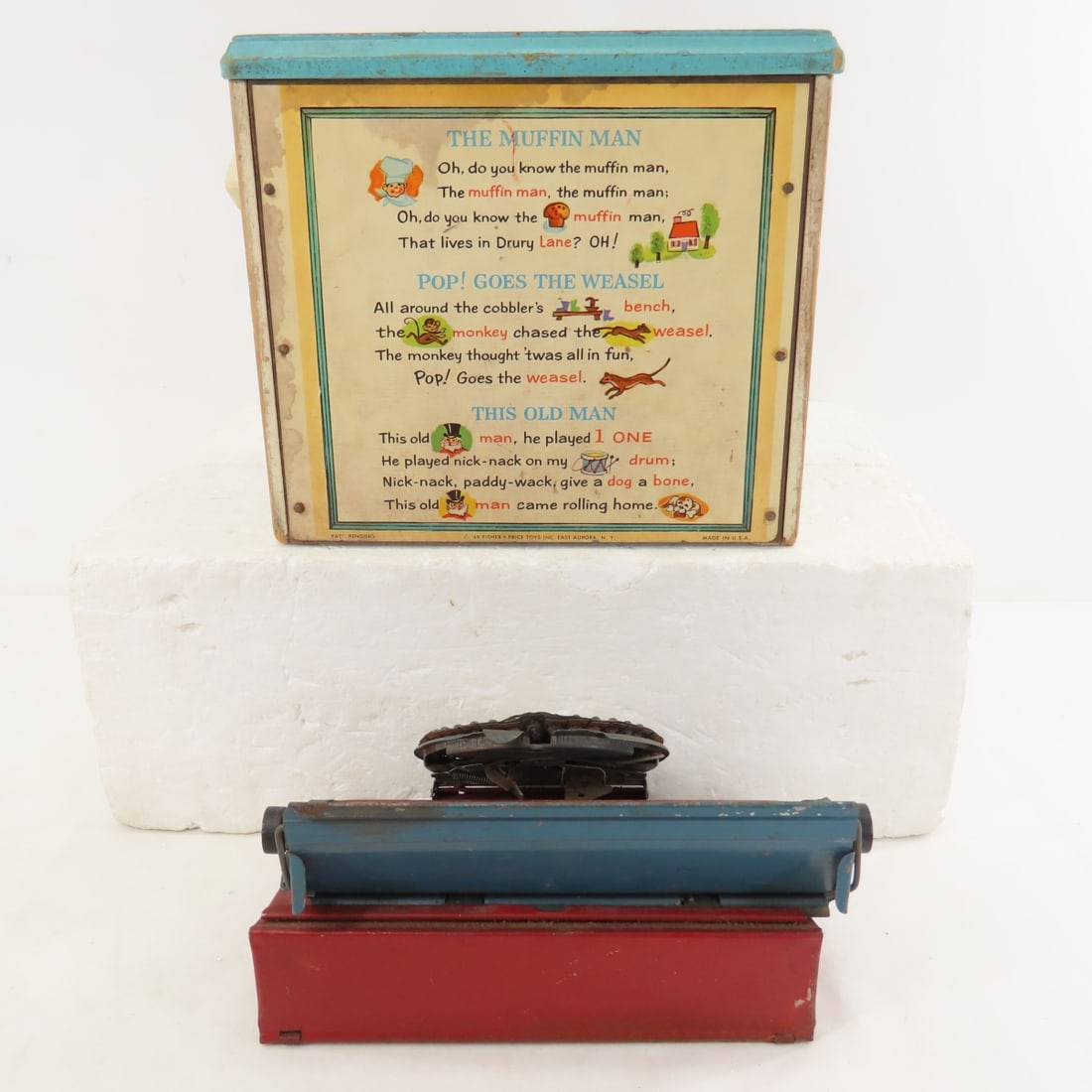 Vintage Toy Piano, Accordion, Typewriter & More - 4