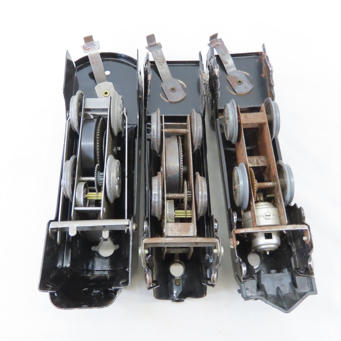 3 Marx Engines for Parts & 10 Tin Litho Cars - 6