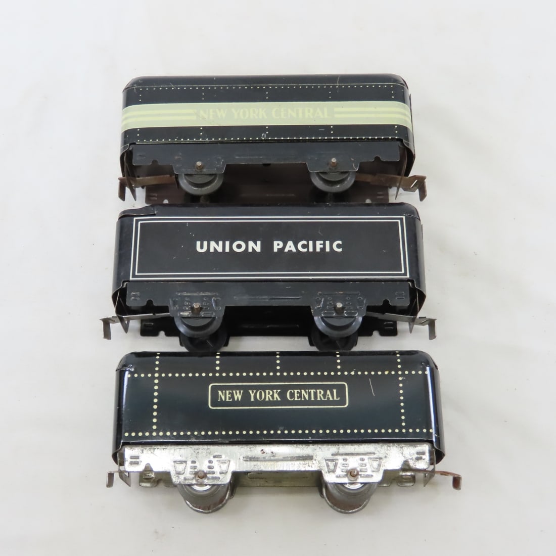 3 Marx Engines for Parts & 10 Tin Litho Cars - 8