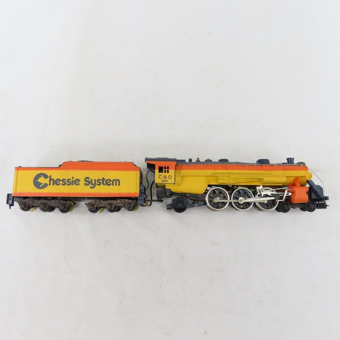 2 Chessie System HO Scale Engines & Cars - 3