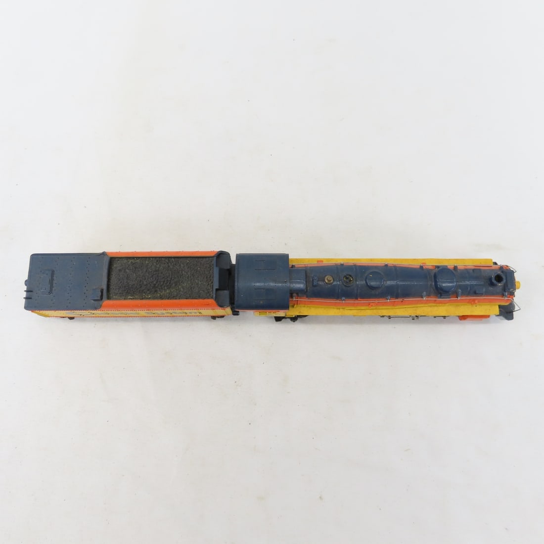 2 Chessie System HO Scale Engines & Cars - 4