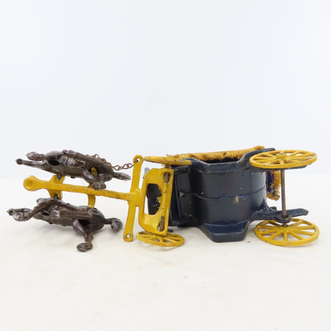 1940s Stanley Toys Cast Iron Horse Drawn Carriage - 10