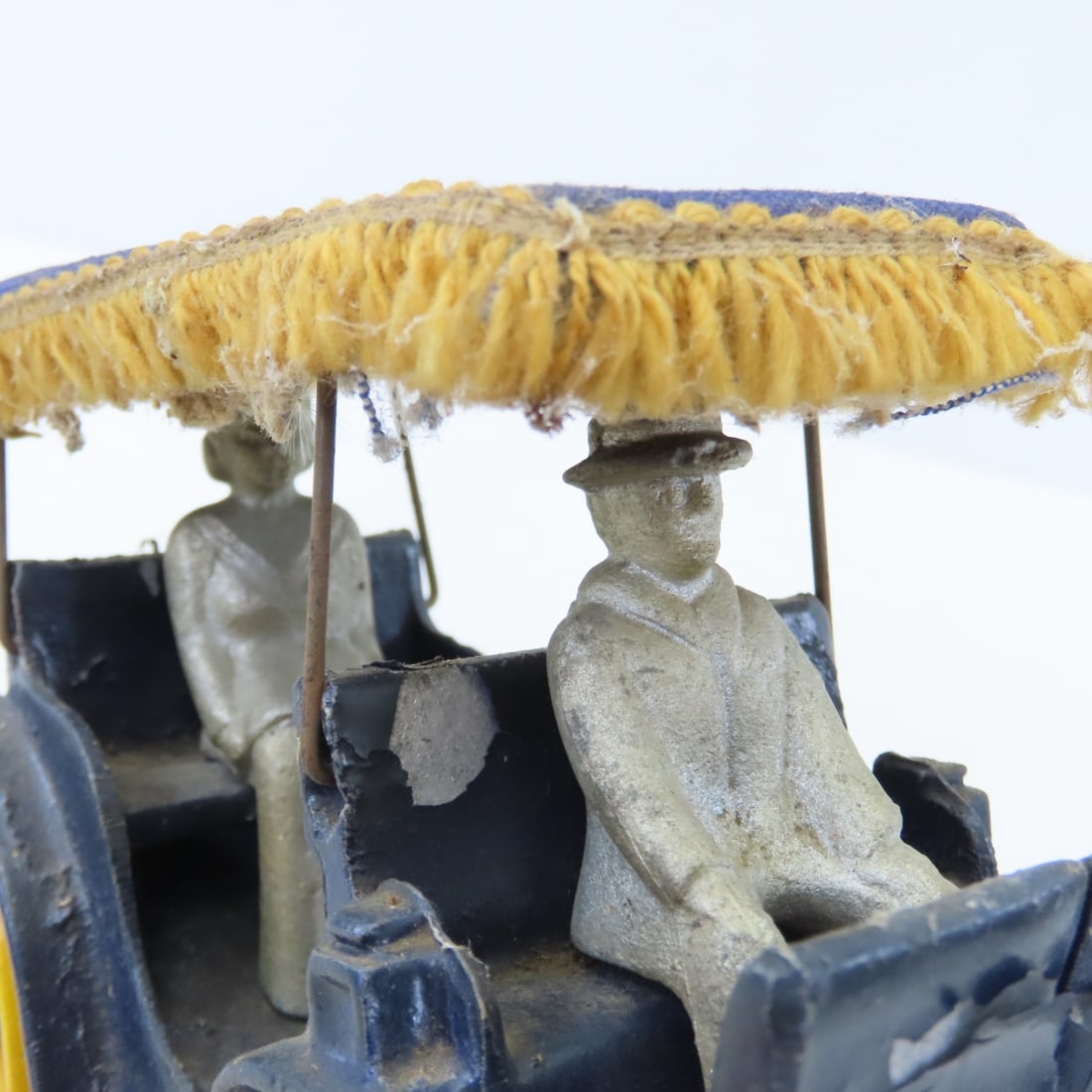 1940s Stanley Toys Cast Iron Horse Drawn Carriage - 14