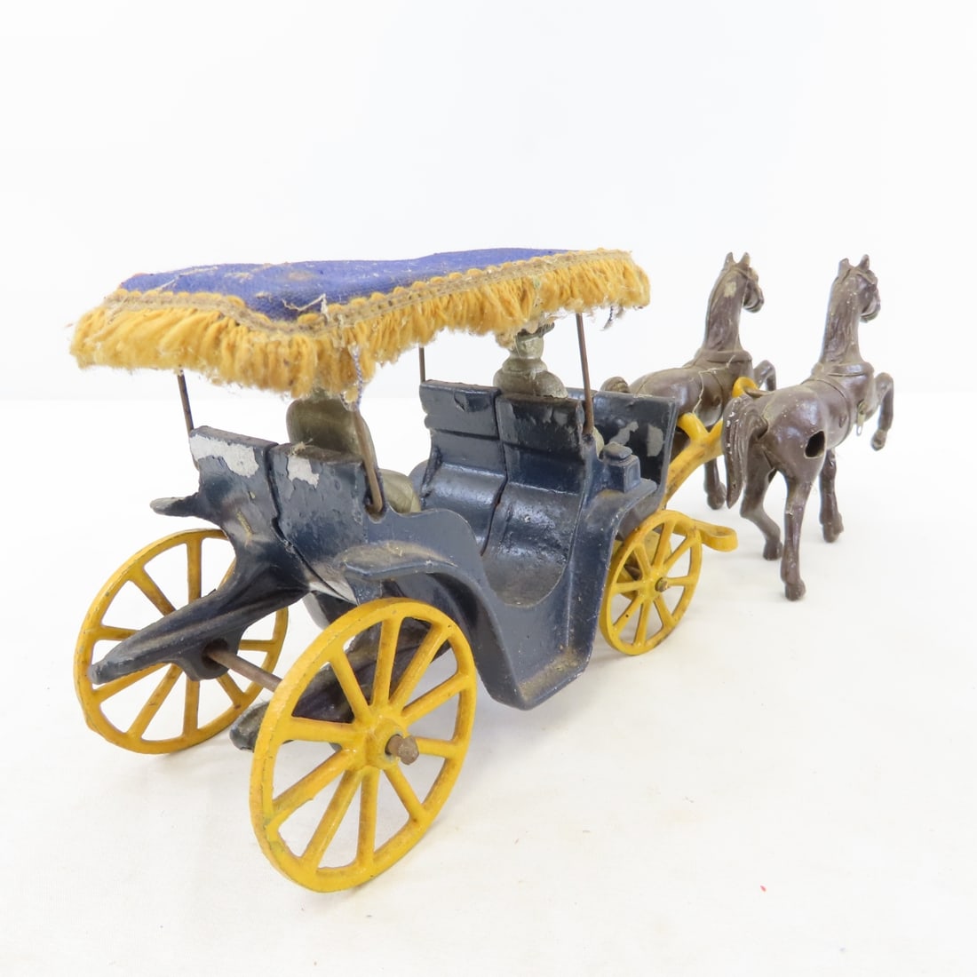1940s Stanley Toys Cast Iron Horse Drawn Carriage - 5