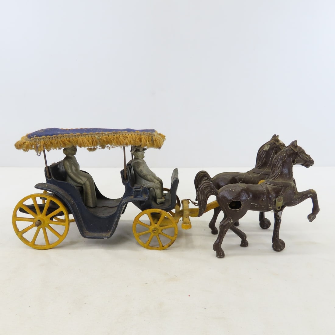 1940s Stanley Toys Cast Iron Horse Drawn Carriage - 6