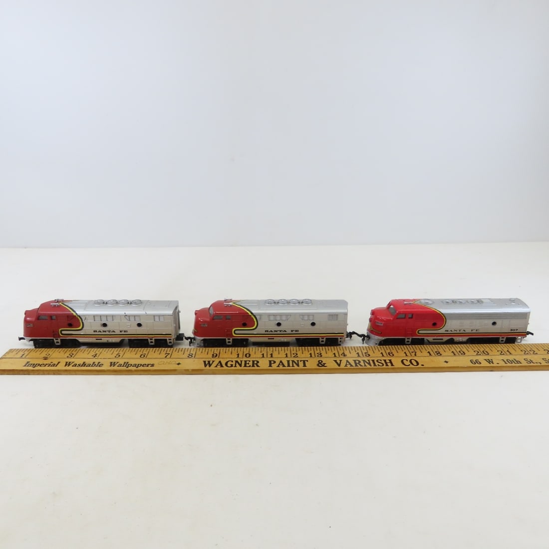6 Santa Fe HO Scale Diesels & 1 Crane Car - 11