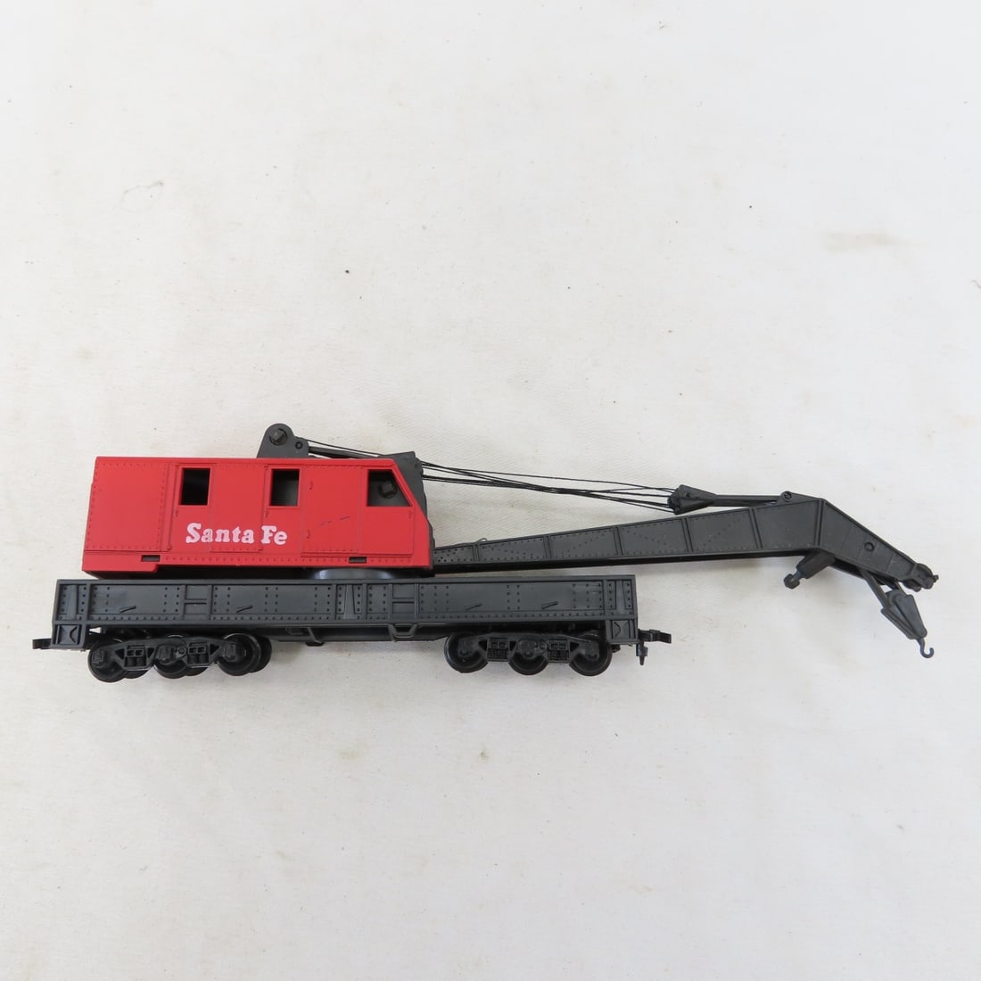 6 Santa Fe HO Scale Diesels & 1 Crane Car - 18