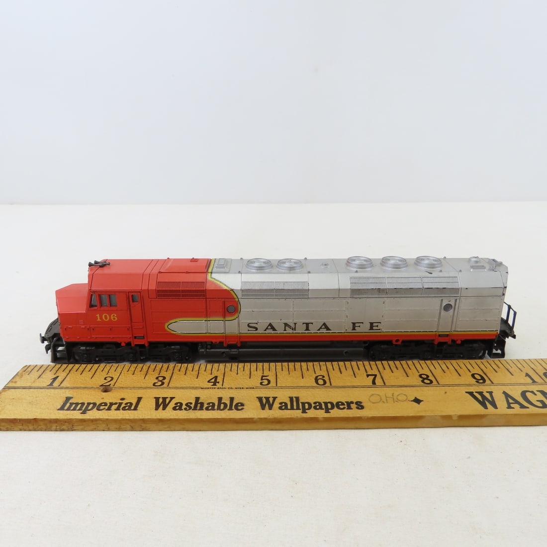 6 Santa Fe HO Scale Diesels & 1 Crane Car - 2